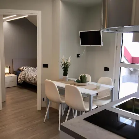 شقة Casa Maximilian By Holiday World Peveragno